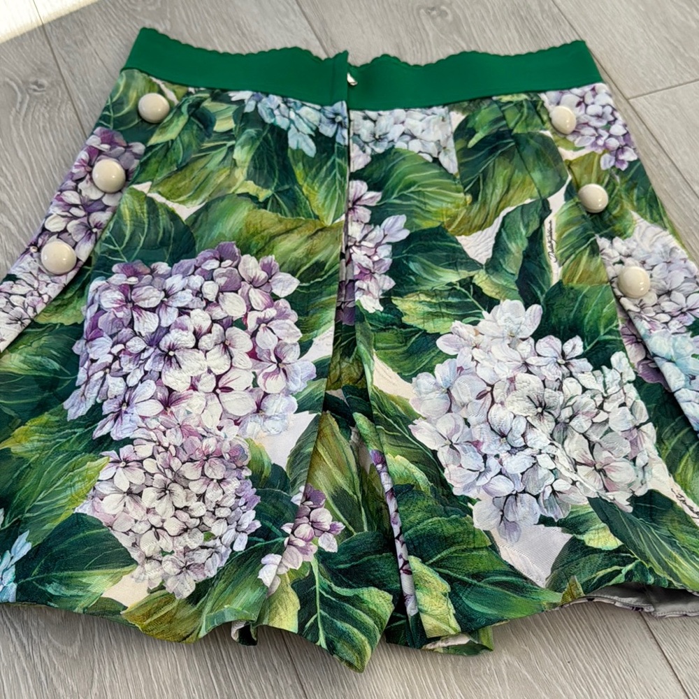 Dolce & Gabbana Green Floral Circle Skirt with Cream Buttons - Picture 4 of 6